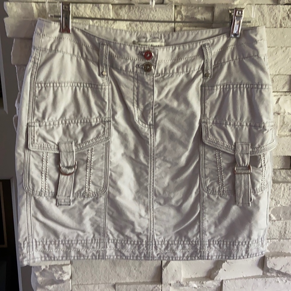 White House Black Market soft gray skirt